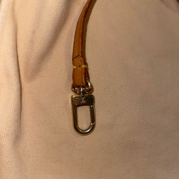 Louis Vuitton Pochette - Picture 8 of 15